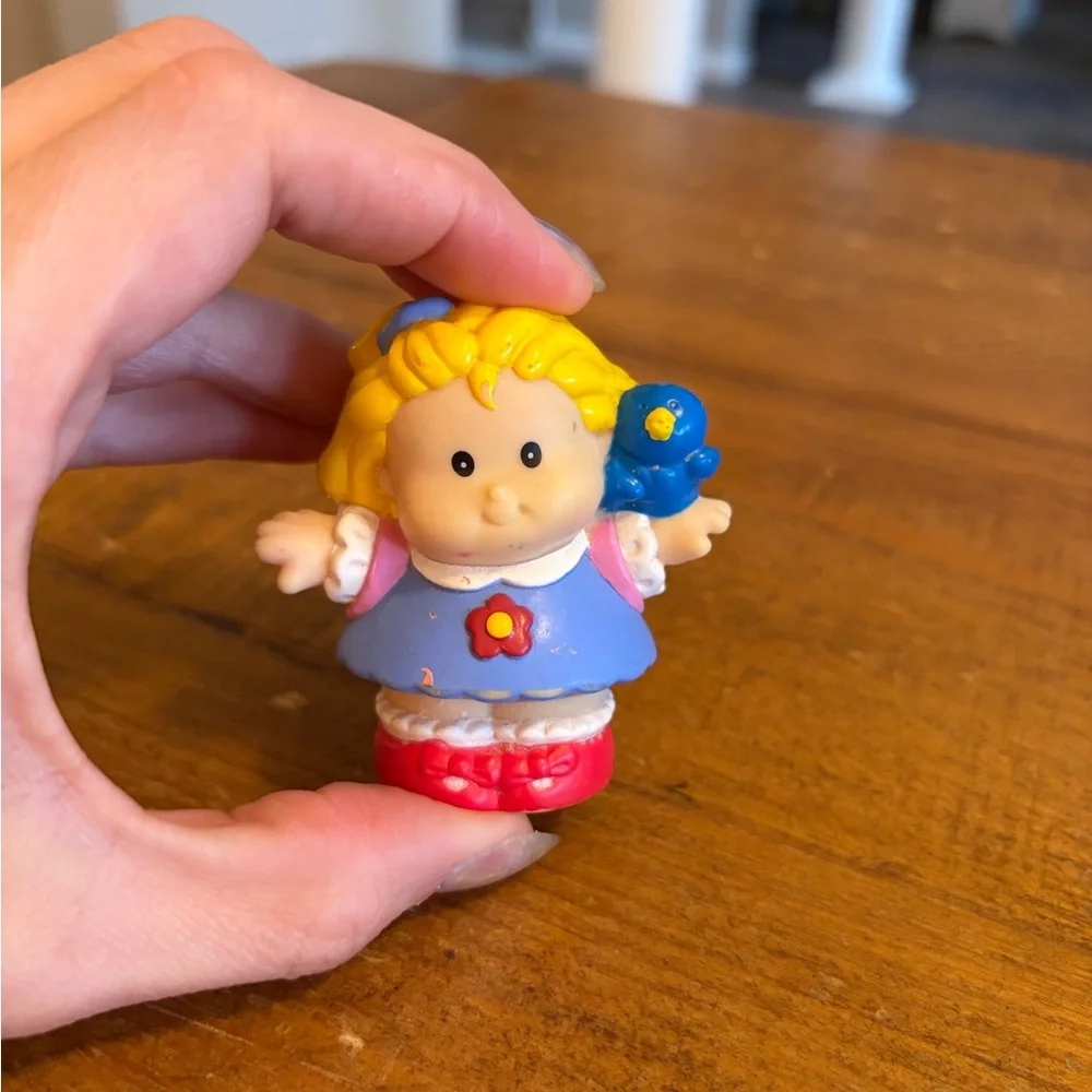 Fisher Price Little People Sarah Lynn with bird as is